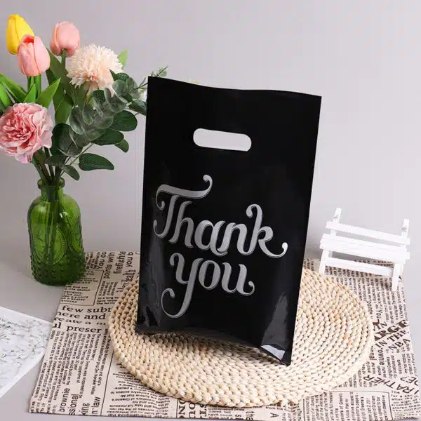 حقائب بمقبض مقطوع بالقالب